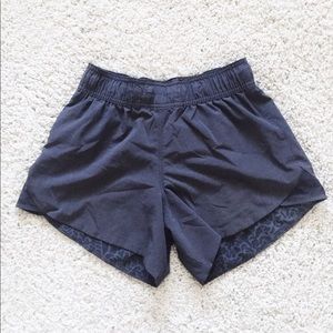 Women’s size 0 lululemon reversible black shorts